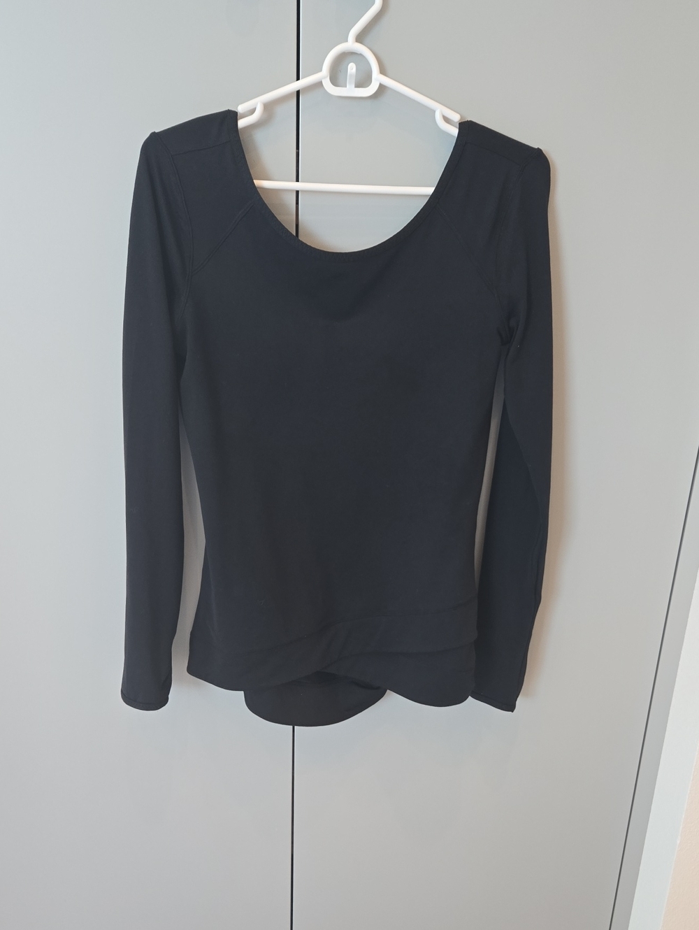 Zella Black Long-Sleeve Scoop Neck Performance Top